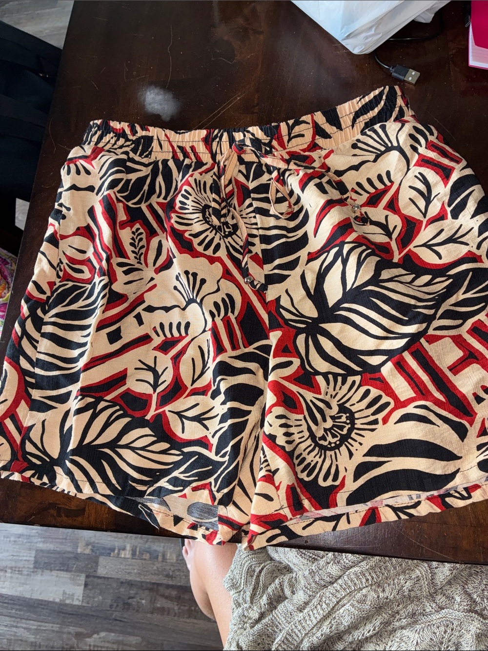 Mlle Gabrielle Beige Shorts with Black & Red Floral Print